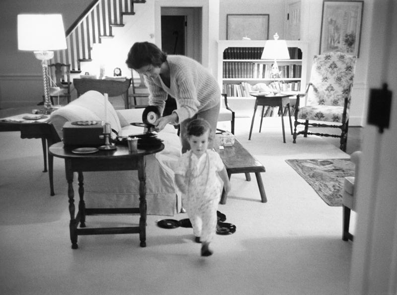 Mark Shaw Mark Shaw Kennedy Jackie Plays Records With Caroline in Hyannis Port