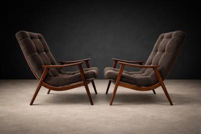  Gelli Ind stria de M veis Pair of Armchairs in Brazilian Hardwood Fabric Gelli 1960s Lot 508