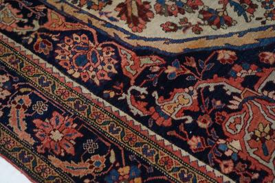 Antique Farahan Sarouk Rug 44 x 67