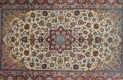 Antique Isfahan Rug 68 x 109