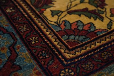 Antique Persian Farahan Sarouk Rug 44 x 70