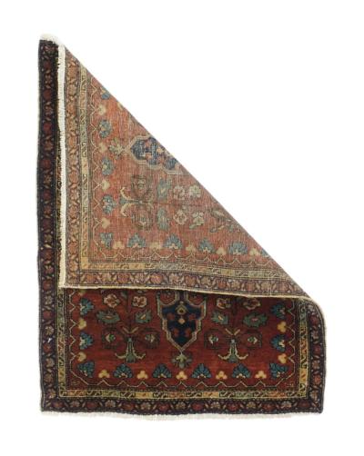 Antique Sarouk Rug 110 x 25