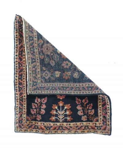 Antique Sarouk Rug 111 x 26