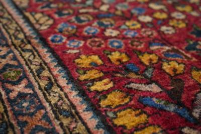 Antique Sarouk Rug 21 x 310