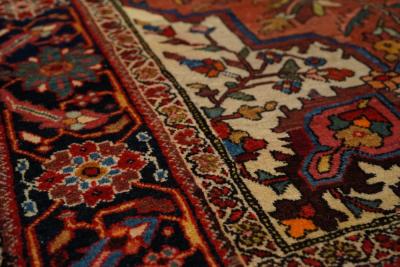Antique Sarouk Rug 47 x 64
