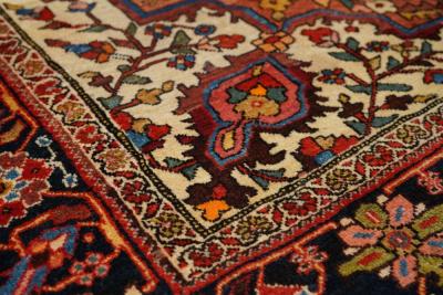 Antique Sarouk Rug 47 x 64