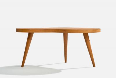 Brazilian Designer Coffee Table in Wood Brazil 1950s