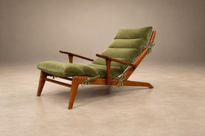 Cavi na Moss Olive Velvet Chaise Lounge by Pierre Weckx Brazil 1950s