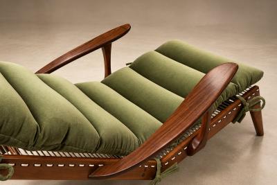 Cavi na Moss Olive Velvet Chaise Lounge by Pierre Weckx Brazil 1950s