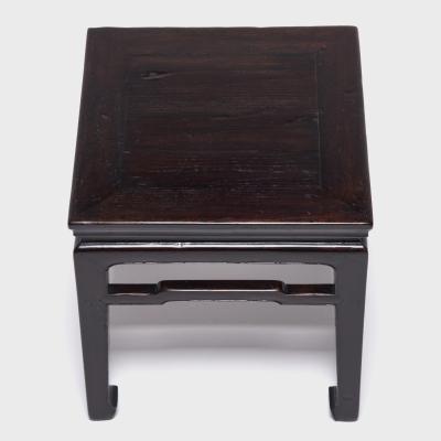 Fang Deng with Hoof Feet