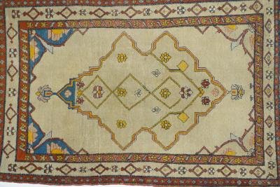 Fine Antique Tribal Bakhshayesh Rug 311 x 60