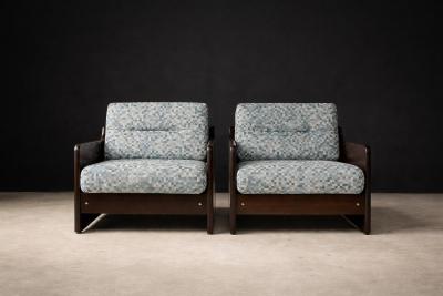 Geraldo de Barros Pair of Armchairs in Hardwood Upholstered Fabric by Geraldo de Barros Lot 73
