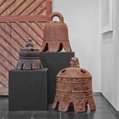 Grand Ming Iron Bell with Dragon Handle