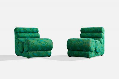 Italian Designer Lounge Chairs with Fabric and Wood Italy 1970s