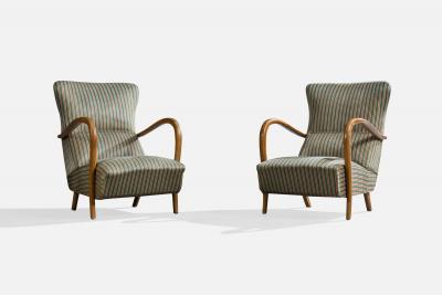 Italian Designer Lounge Chairs with Wood and Fabric Italy 1950s