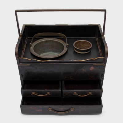 Japanese Tabako bon with Gilt Mountain Landscapes