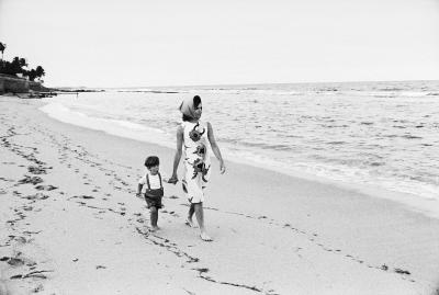 Mark Shaw Mark Shaw Kennedy Jackie and John Jr Walking on the Beach 1963