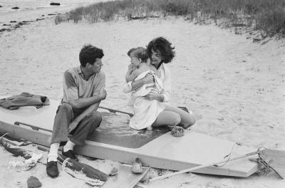Mark Shaw Mark Shaw Kennedys John Jackie and Caroline Beached Boat