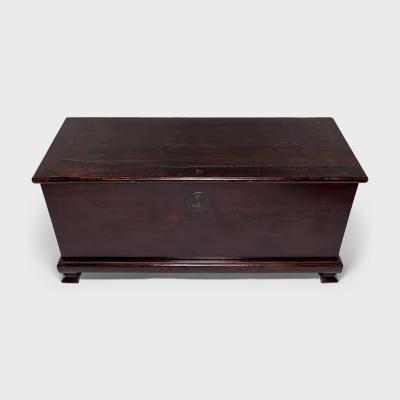 Monumental Full Moon Robe Trunk