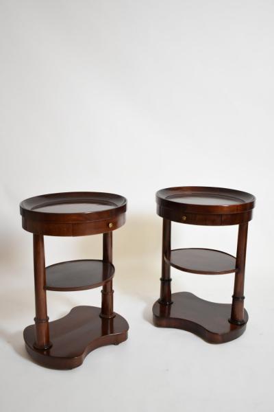 Pair of mahogany kidney ovale flying tables XIXth c 