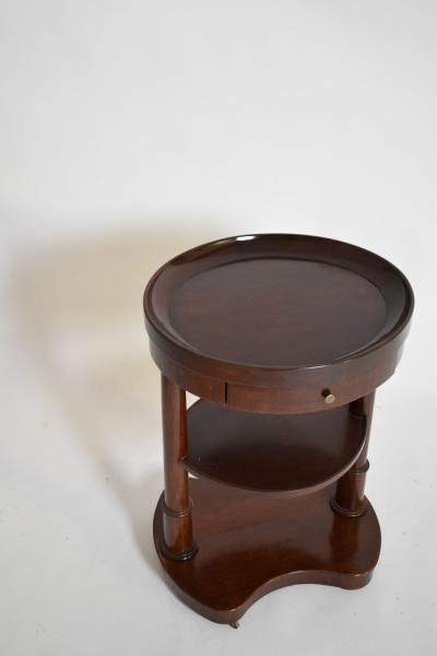 Pair of mahogany kidney ovale flying tables XIXth c 