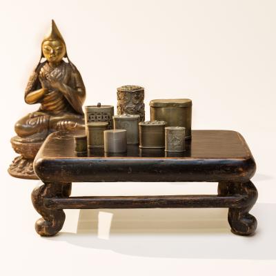 Provincial Guanyin Table Stand