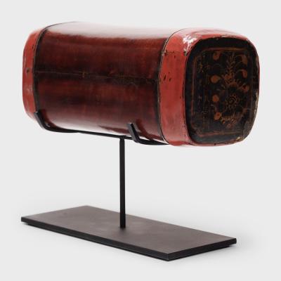 Red Lacquer Hide Pillow