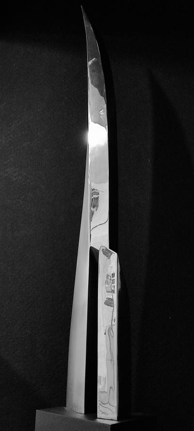 Santiago Medina ECCENTRIC INDOOR MONUMENTAL Santiago Medina