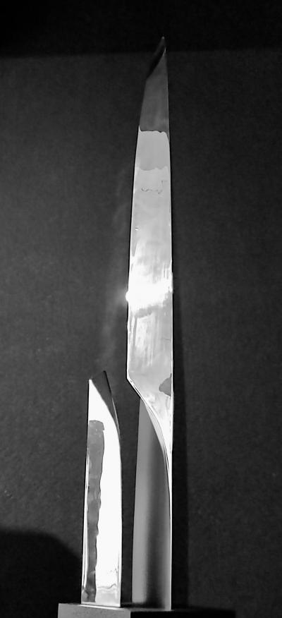 Santiago Medina ECCENTRIC INDOOR MONUMENTAL Santiago Medina