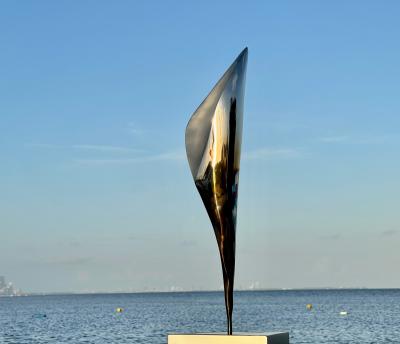 Santiago Medina INNER STRENGTH OUTDOOR MONUMENTAL Santiago Medina