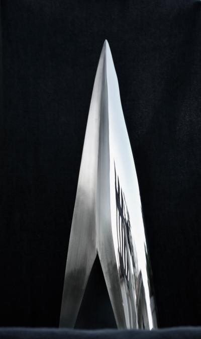 Santiago Medina RED COURAGE TABLE TOP Santiago Medina