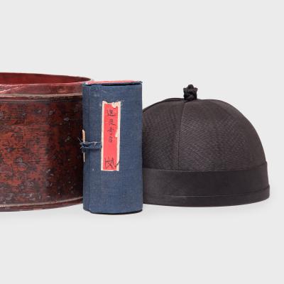 Silk Skull Cap with Gilt Lacquered Box