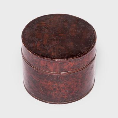 Silk Skull Cap with Gilt Lacquered Box