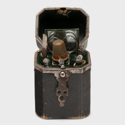 Victorian Travel Grooming Kit