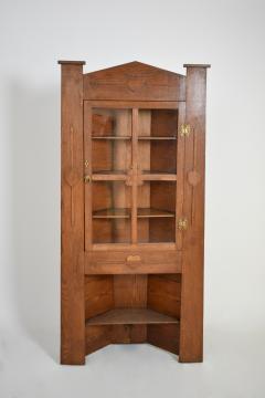 Arts and Crafts oak corner cabinet 1900s  - 4539408