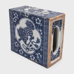 Blue and White Fu Lion Headrest - 4165710