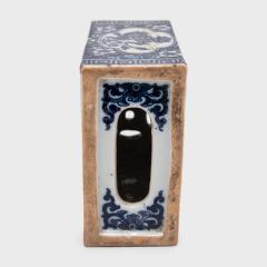 Blue and White Fu Lion Headrest - 4165711