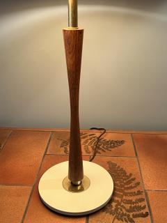 Gerald Thurston MID CENTURY BRASS AND WOOD LAMP BY GERALD THURSTON - 2918410
