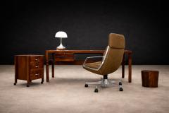 Jorge Zalszupin Jorge Zalszupin Tall Commander Swivel Chair 1973 Fiberglass Lot 888A - 4624746