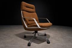 Jorge Zalszupin Jorge Zalszupin Tall Commander Swivel Chair 1973 Fiberglass Lot 888A - 4624749