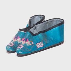 Pair of Double Luck Lotus Slippers - 4165637