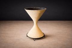 Willy Guhl Hour Glass shaped Planter in Fiber Cement with Iron Base Willy Guhl - 4625050