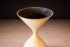 Willy Guhl Hour Glass shaped Planter in Fiber Cement with Iron Base Willy Guhl - 4625052
