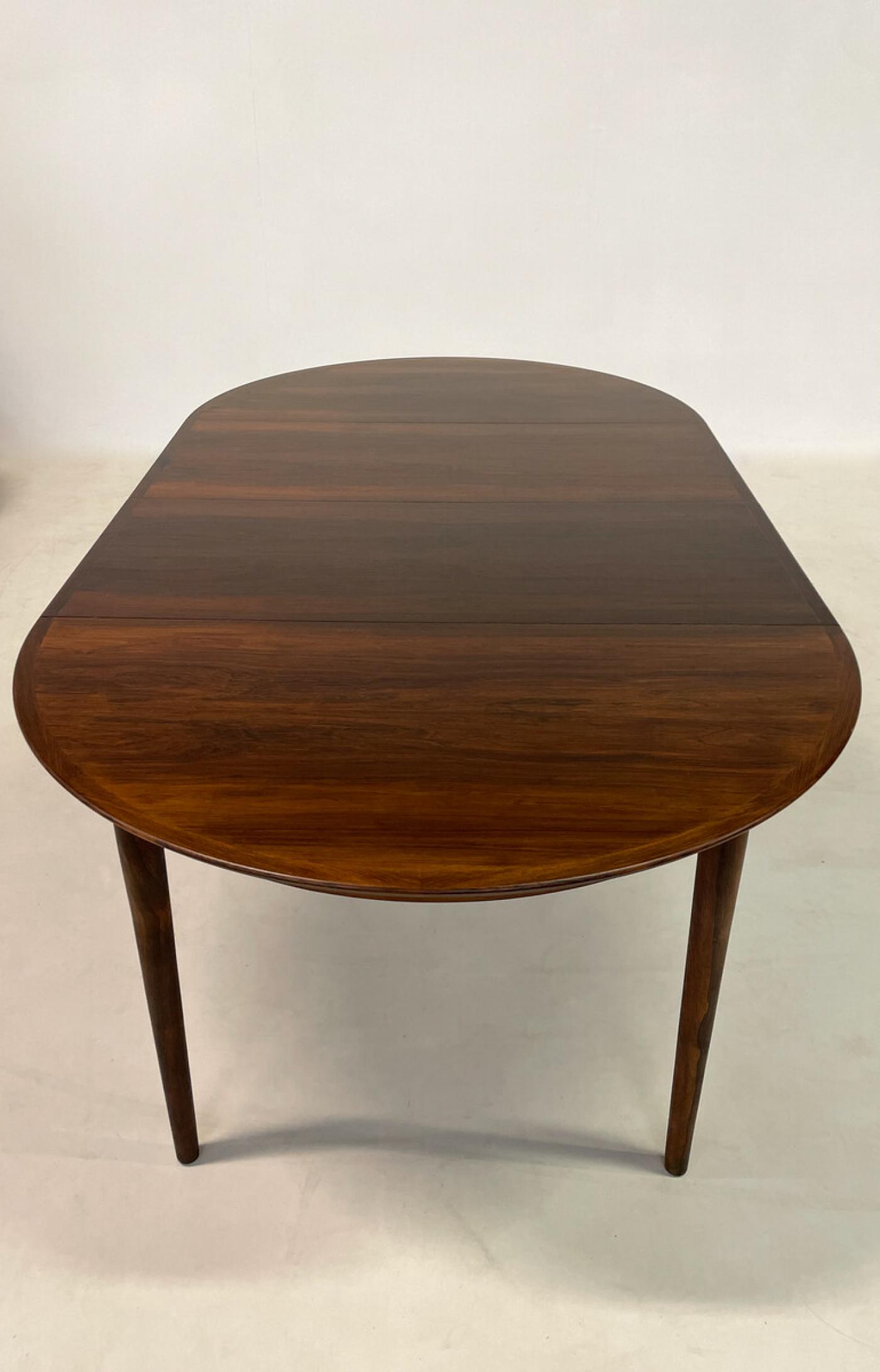 Mid Century Modern Round Extendable Dining Table