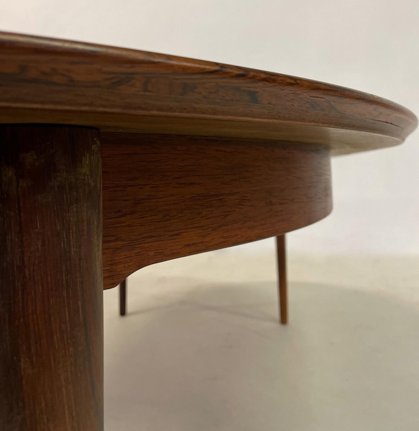 Mid Century Modern Round Extendable Dining Table