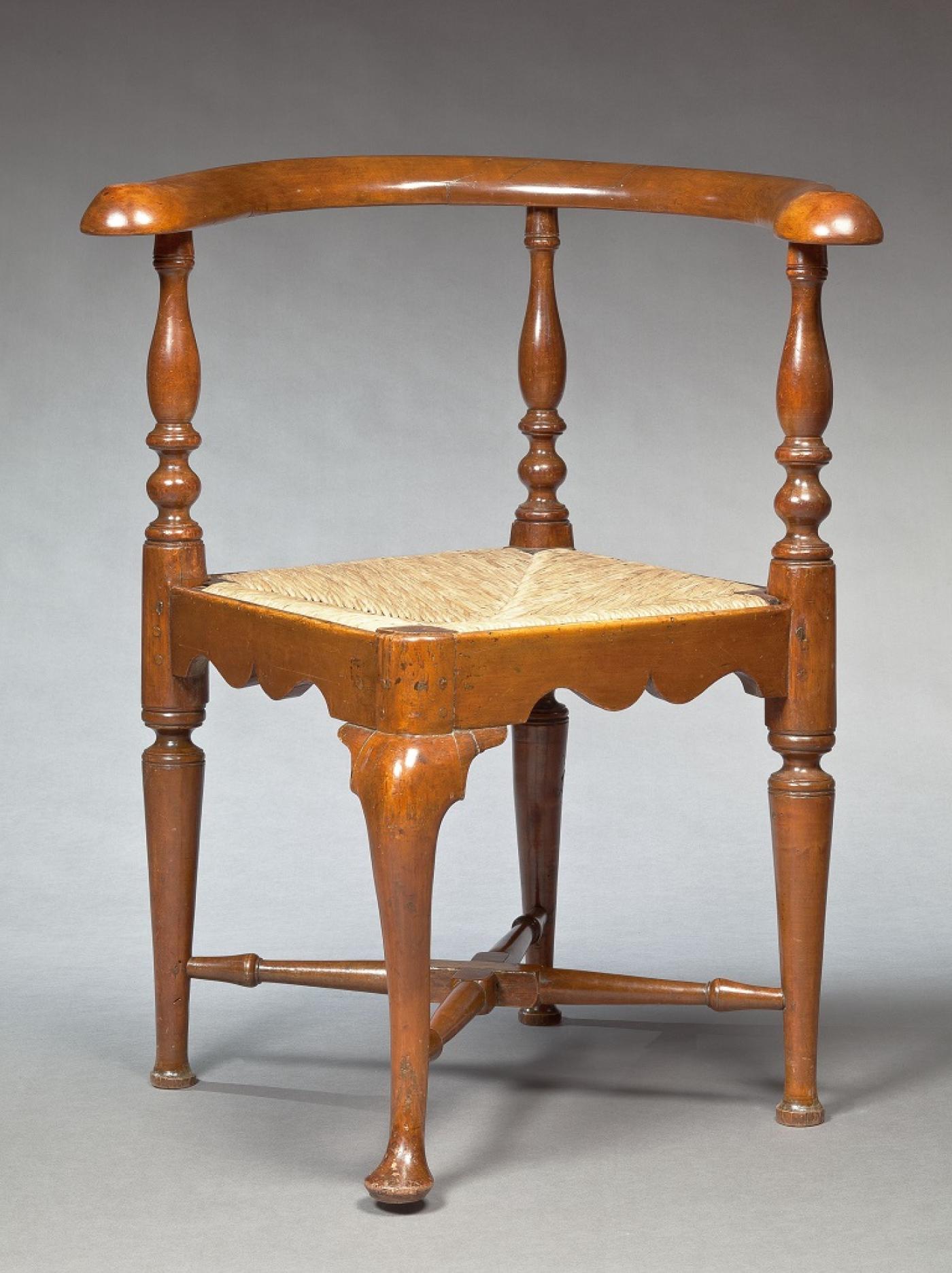 QUEEN ANNE CORNER CHAIR